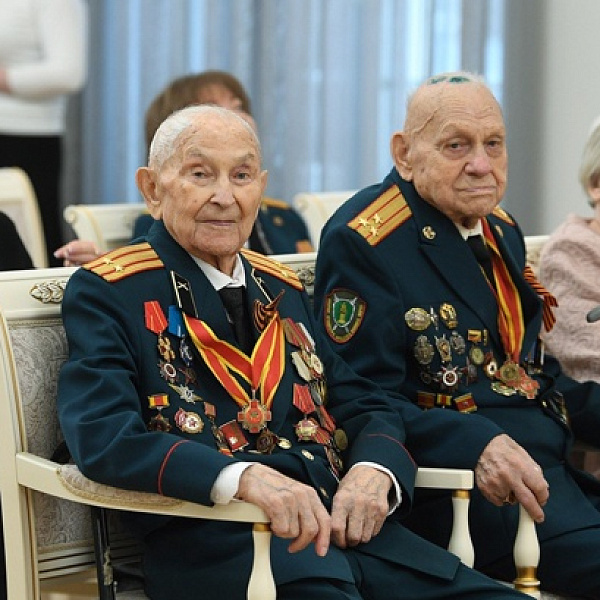 Губернатор вручил Медаль Луки Крымского рентгенлаборанту клиники ТвГМУ - фото 2